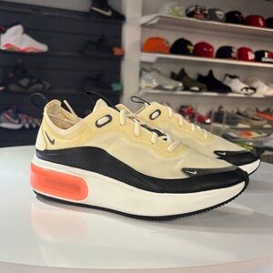 Women’s Nike Air Max Dia size 6 Pale/ Ivory